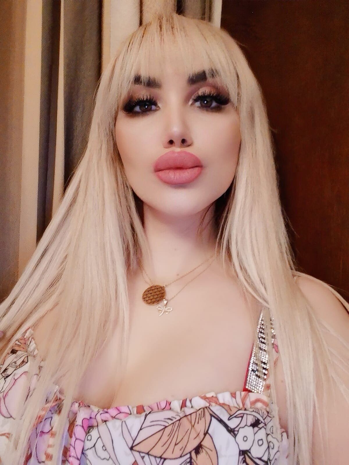 באזור תל אביב- זואי – אישה VIP בת 20 - תמונה 8